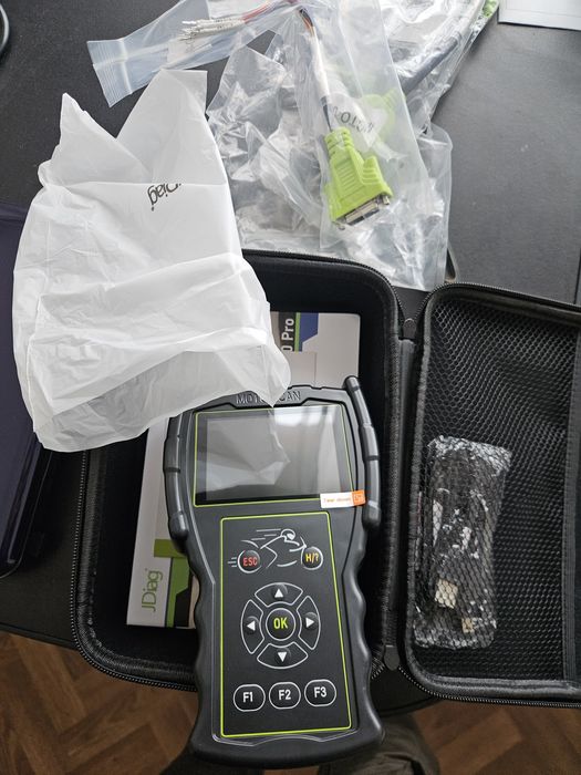 Tester motociclete și baterii Jdiag M100 pro