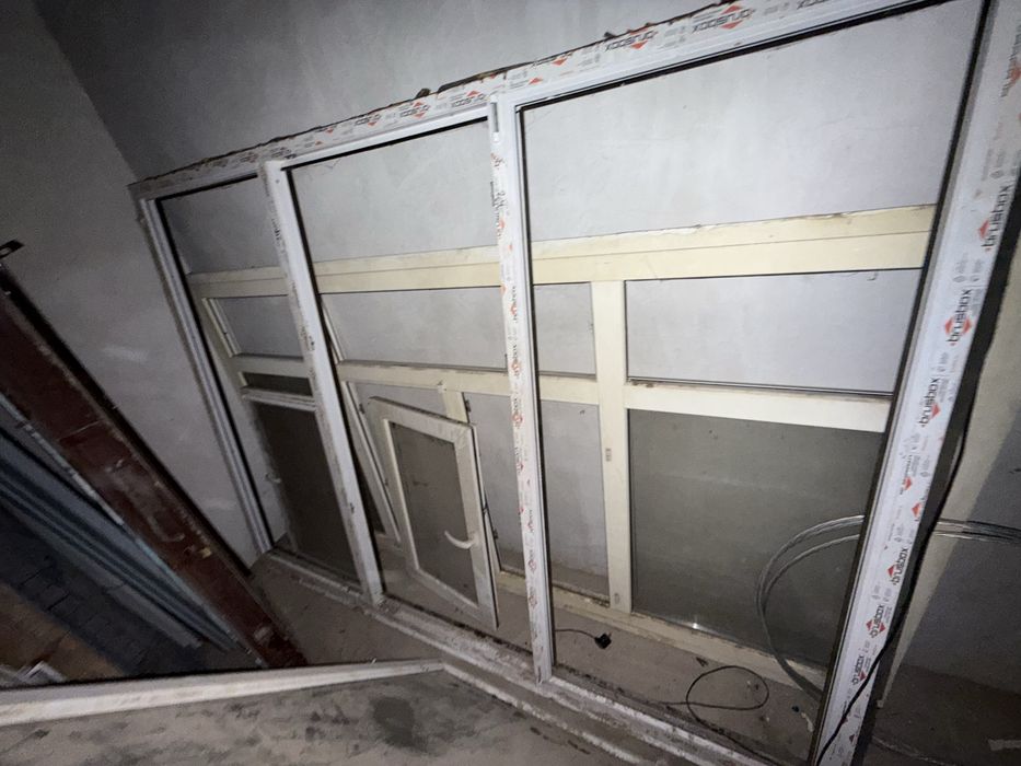 Продается б/у пластиковое окно