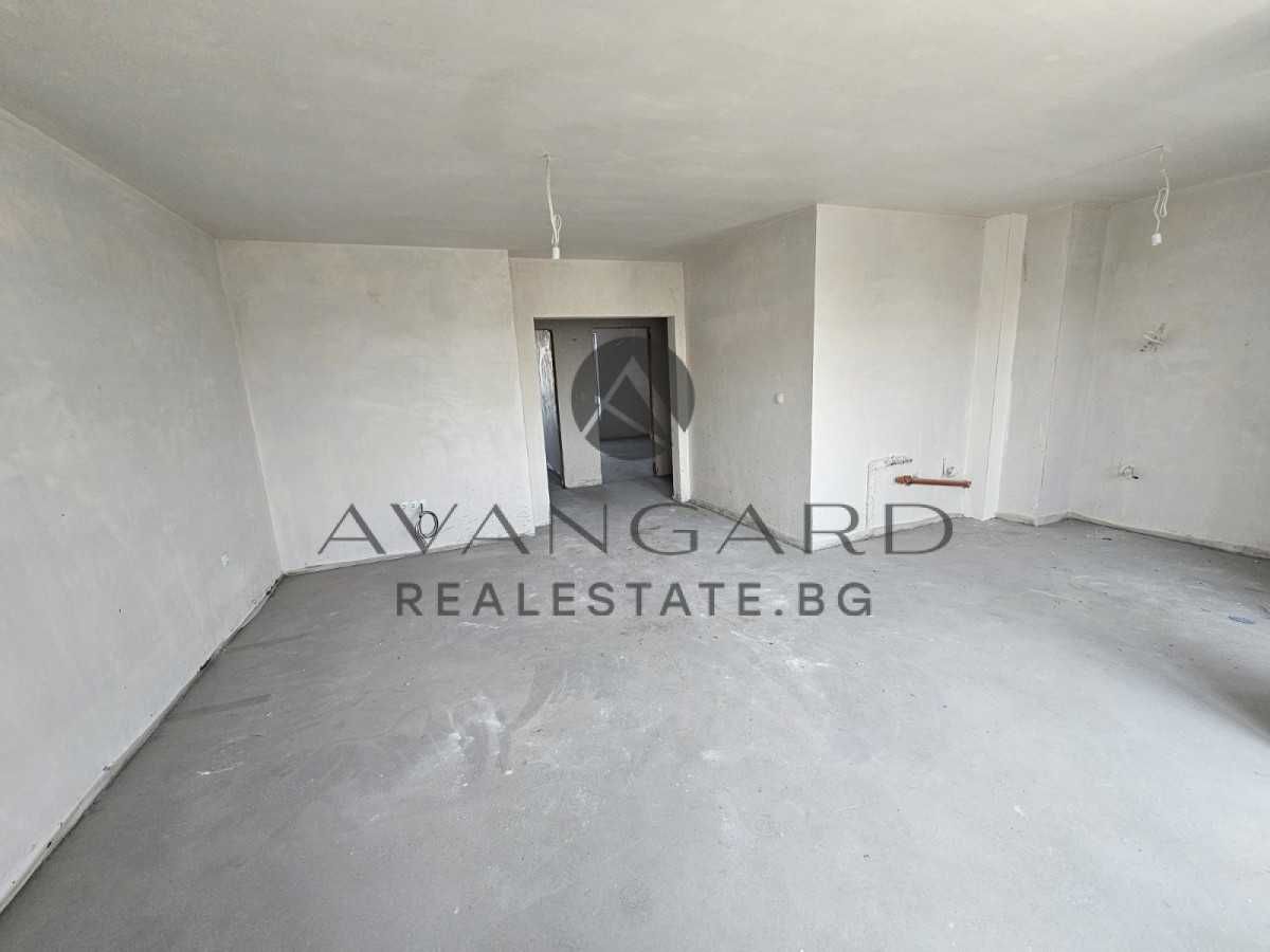 Продава се Тристаен апартамент в Пловдив, Кършияка - 98 кв.м за 1994 €/кв.м - Снимка #2
