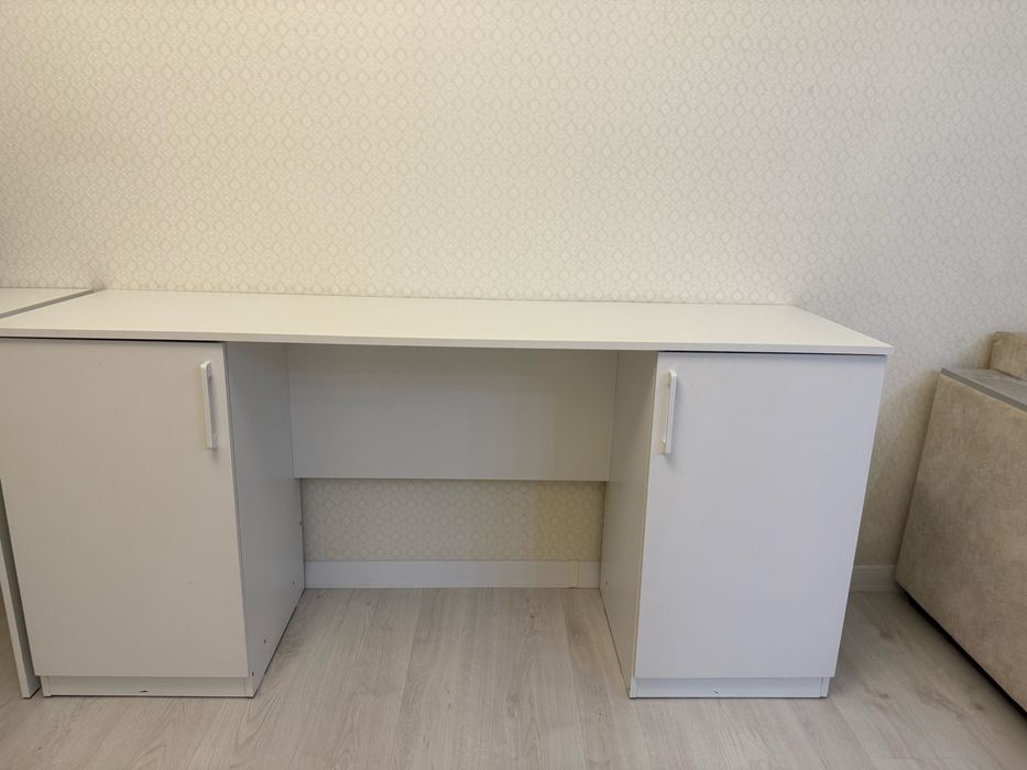 Продам ученический стол IKEA
