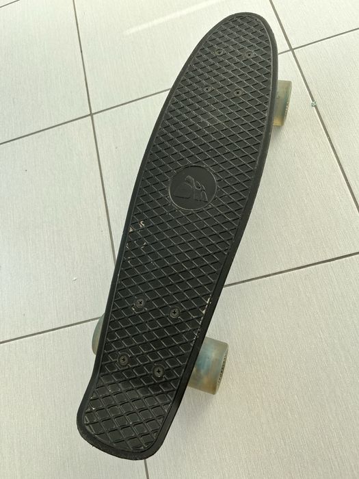 Skateboard cu leduri,30 lei