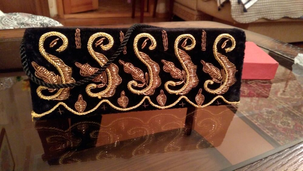 Продам сумочка- клатч, вышивка бисером, размер 25*10сантиметров,к вече