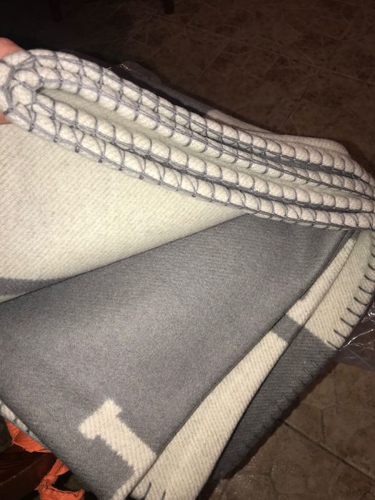 Hermes одеало и възглавница