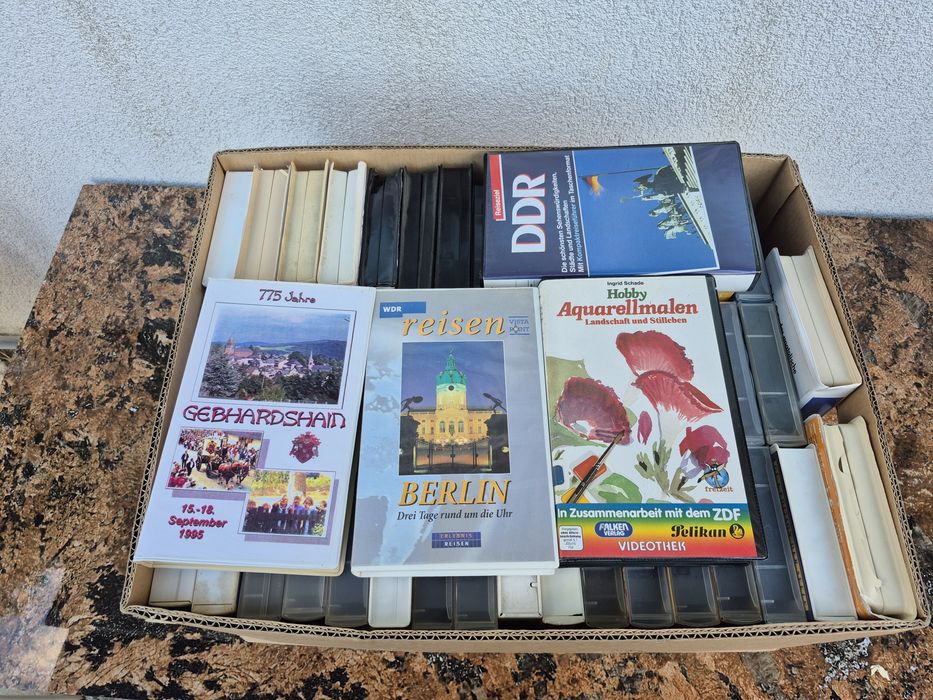 Vând 53 casete video VHS originale colectie filme,povesti& Documentare