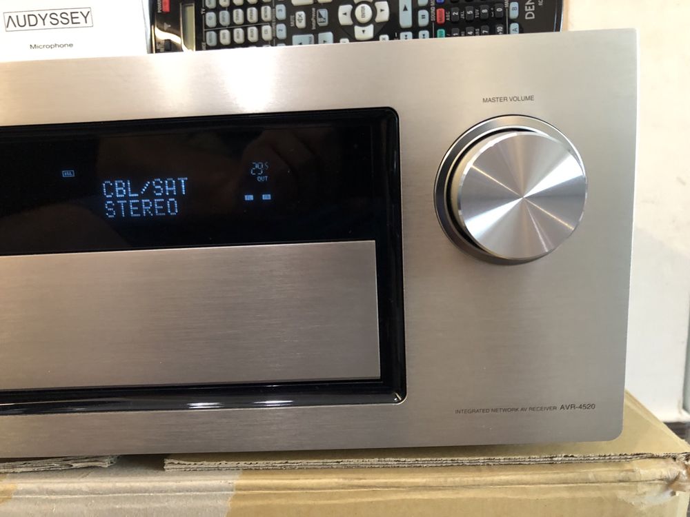 Denon AVR-4520 Top