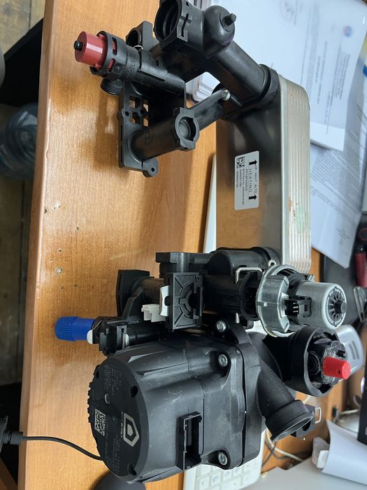 Pompa recirculare centrala Ariston genius one