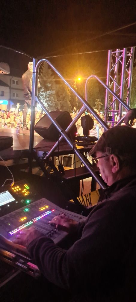 Închiriez scenă profesionala  completă