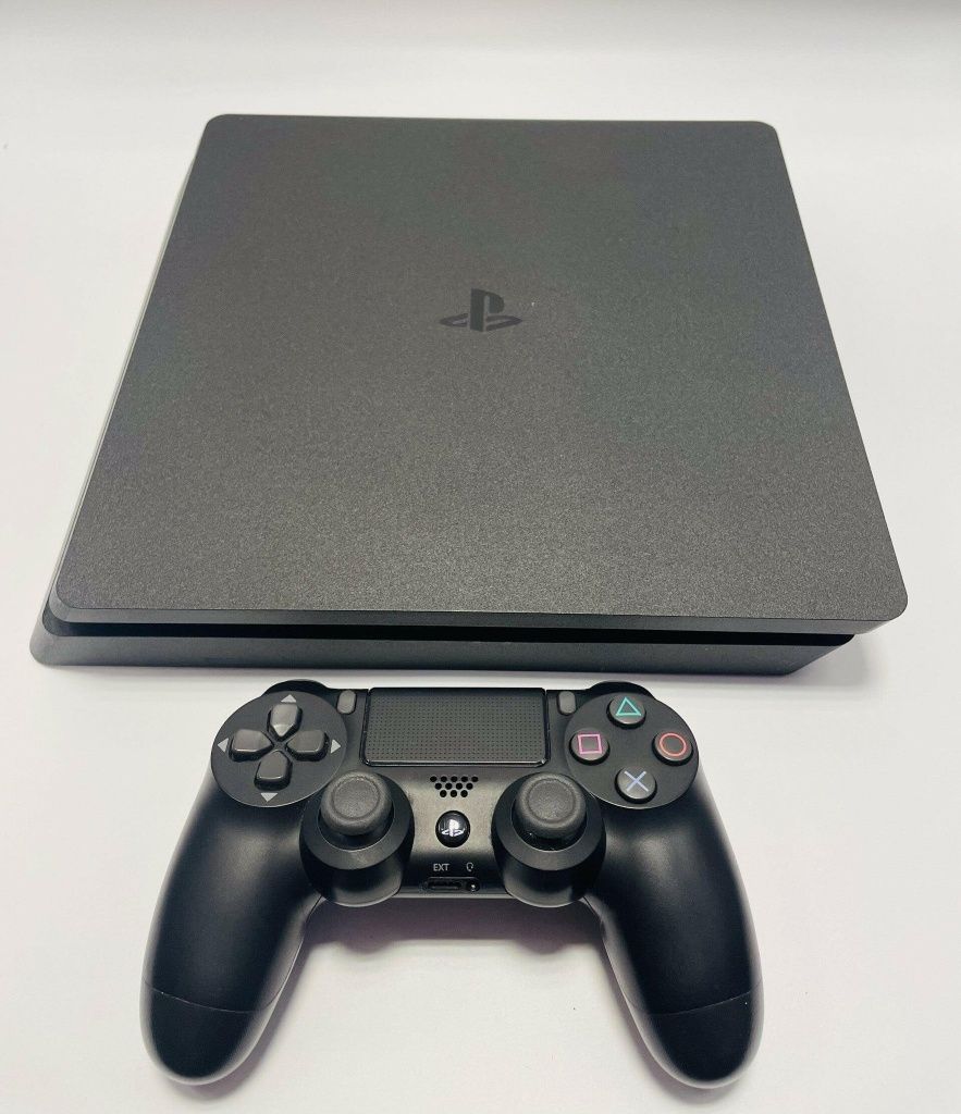 PlayStation 4 + 35 игри за PlayStation