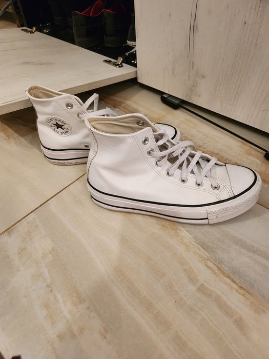 Продавам converse носени няколко пъти