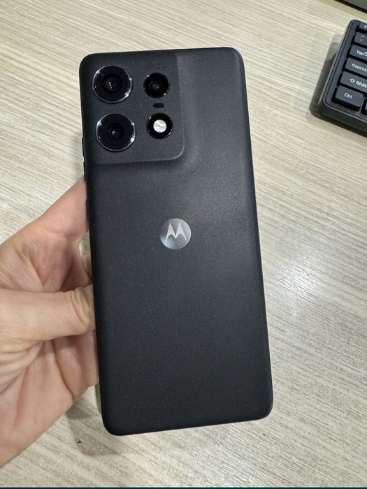 Full box Moto Edge 50 Pro