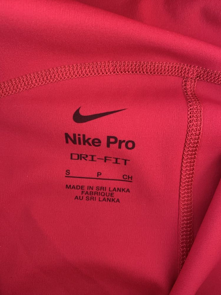 Дамски клин Nike Pro, размер S