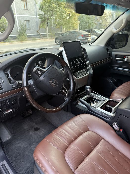 Продается Toyota land cruiser 200