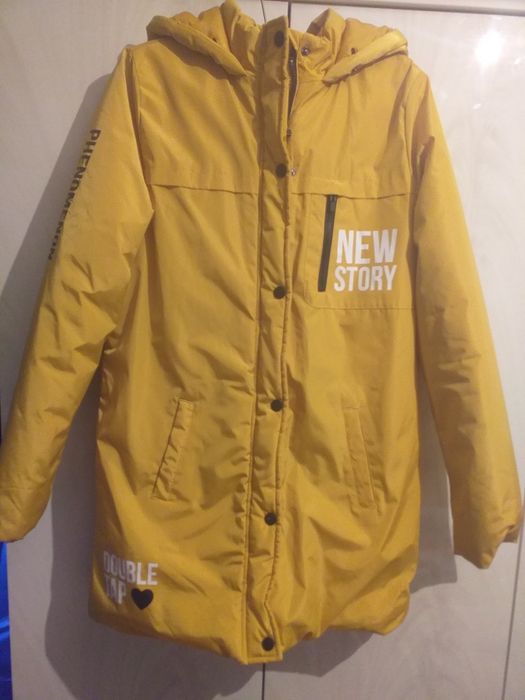 Теплая куртка зимняя в отличном состоянии рр 11_13 лет фирма Defacto