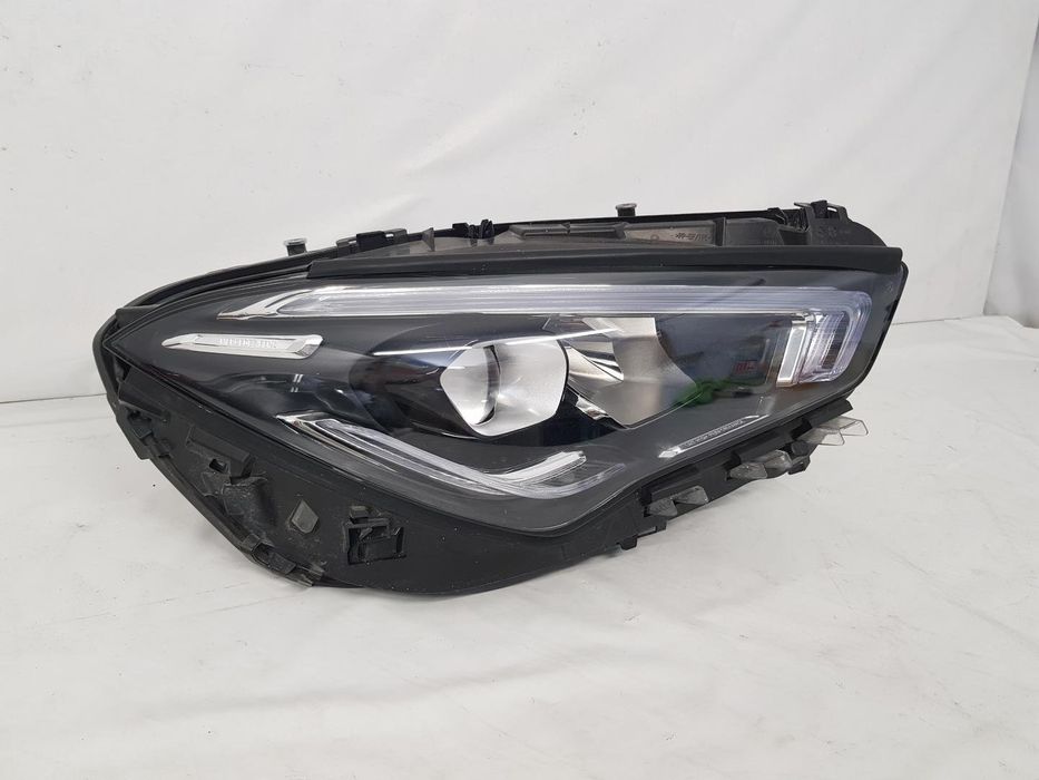 Far dreapta full led Mercedes CLA dupa 2019