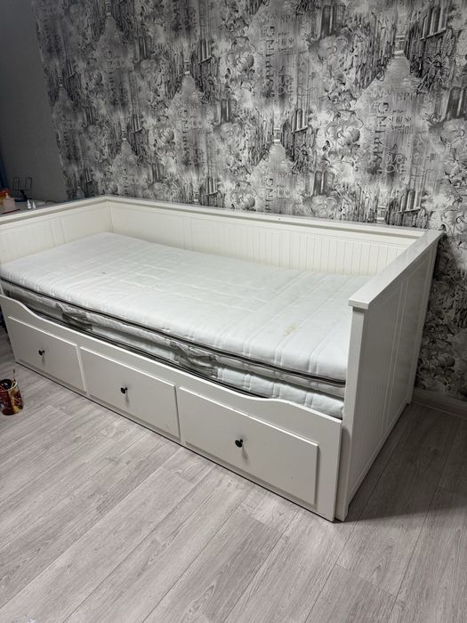 Кровать выдвижная  ikea