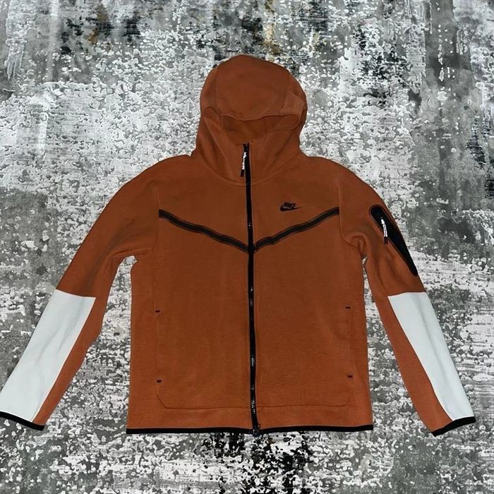 vând nike tech fleece