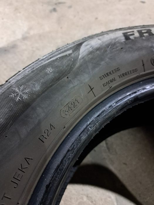 2 anvelope iarnă 215 60 r16 Minerva