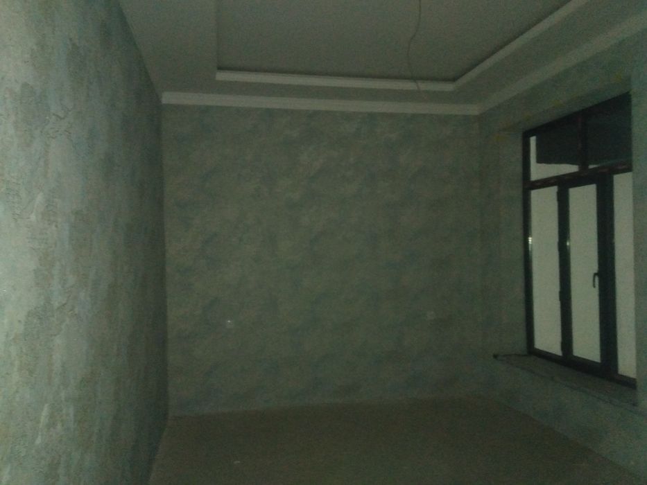 105000у.е Охунбобоев 1.9 сотик 4 хона 2 санузел 90% битган