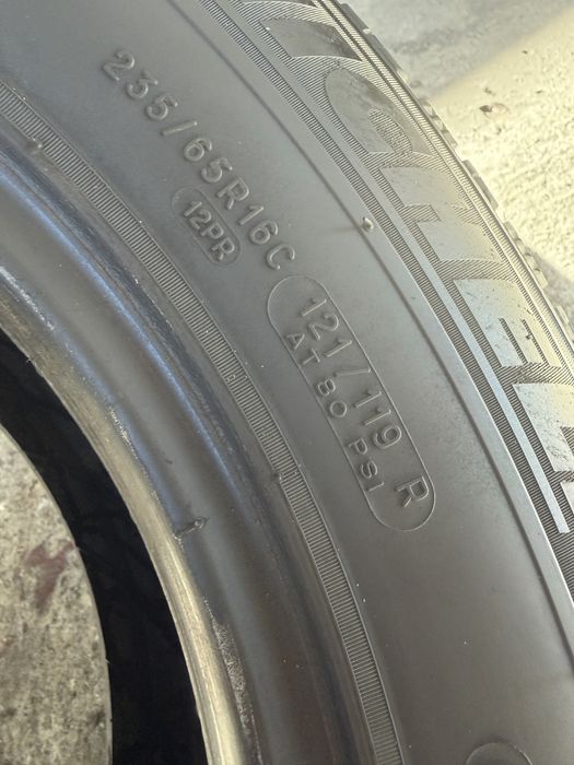 235/65/16c за бус 12PR Michelin 2бр дот22