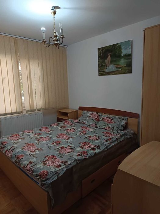 Inchiriez apartament  2 camere in zona Boul Rosu cu centrala proprie