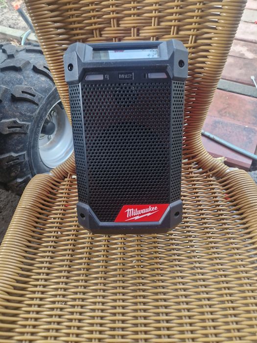 Radio cu Bluetooth Milwauke M12 RCDAB +