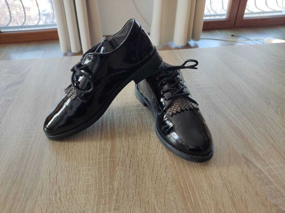 Маратонки, кецове, обувки, сандали за момиче