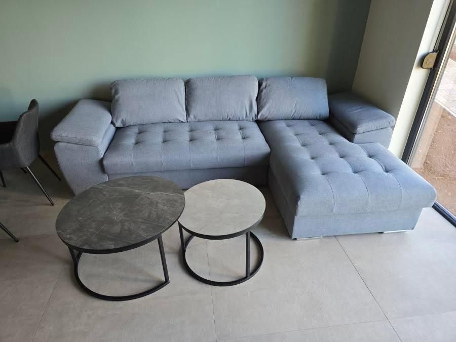 Продавам малка маса