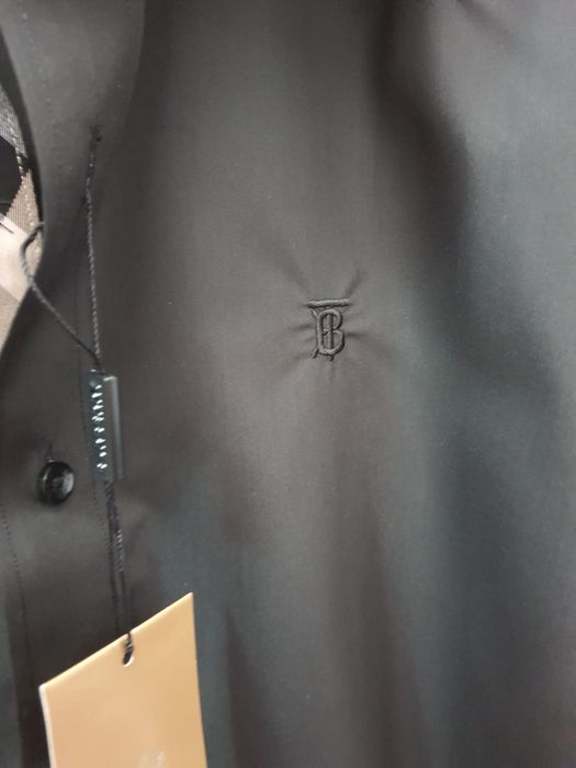 Vând cămașă Burberry