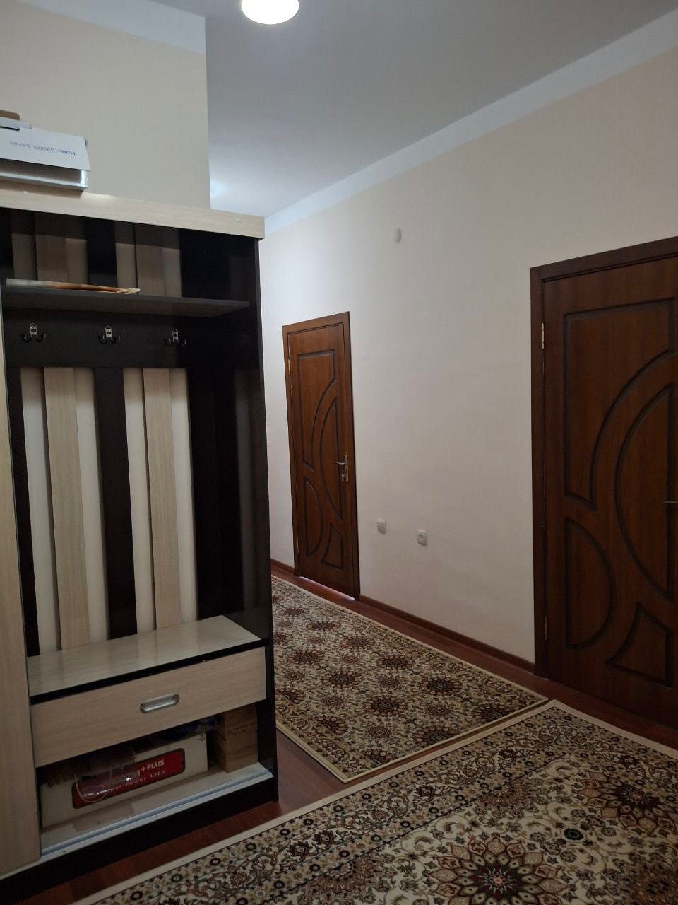 Yangi domlardan 2xonali kvartira sotiladi 72m2