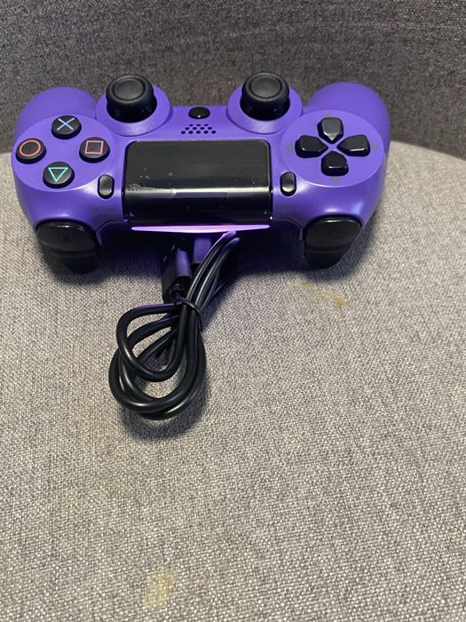 !!!НОВ!!! Контролер за ps4 идва с зарядно цвят лилав.
