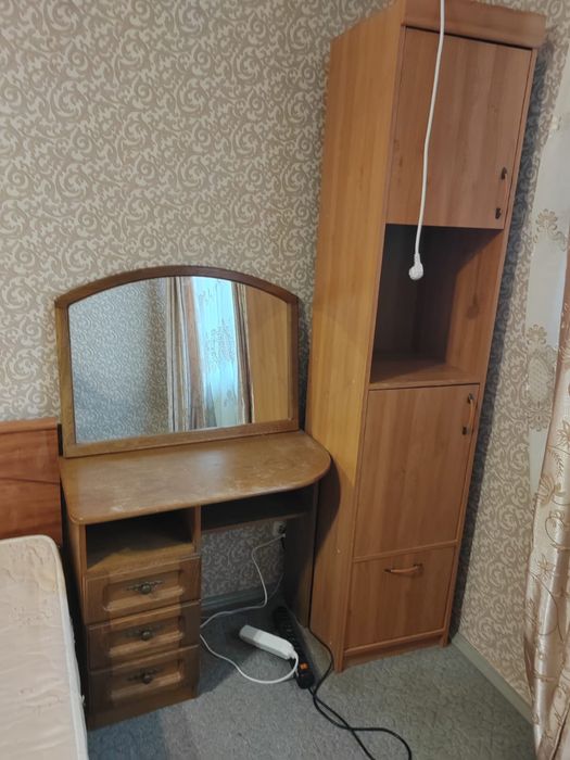 Продам шкаф и зеркало спальный