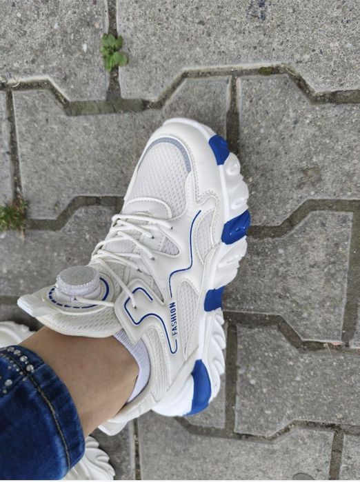 Adidași mărimea 36