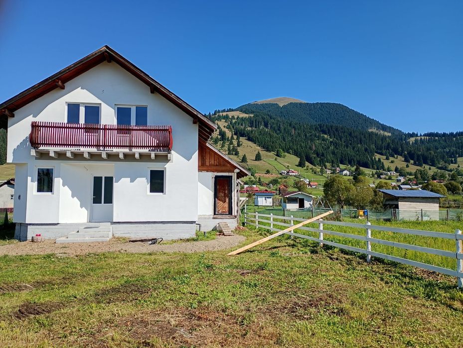 Casa si teren de vanzare