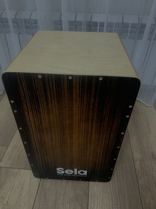 Музыкальный инструмент (кахон) для басов.