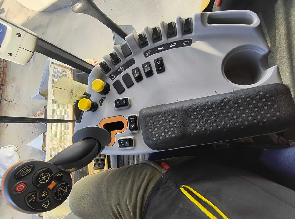 New Holland TC 5.90, с житен хедер 5.18м