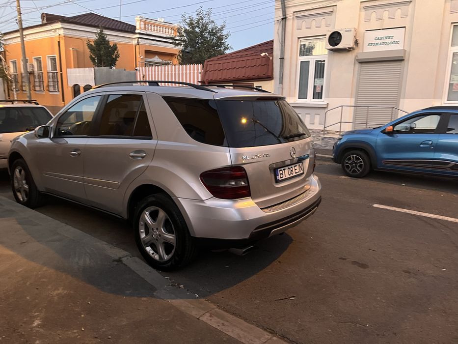 Vand sau schimb mercedez Ml 320