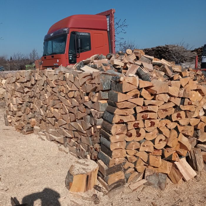 Lemne de foc foc capete uscate sau verzi 800 lei masina