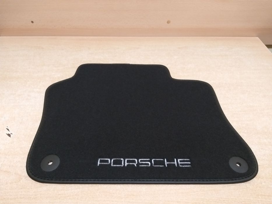 Covorase auto din mocheta dedicate Porsche Panamera S