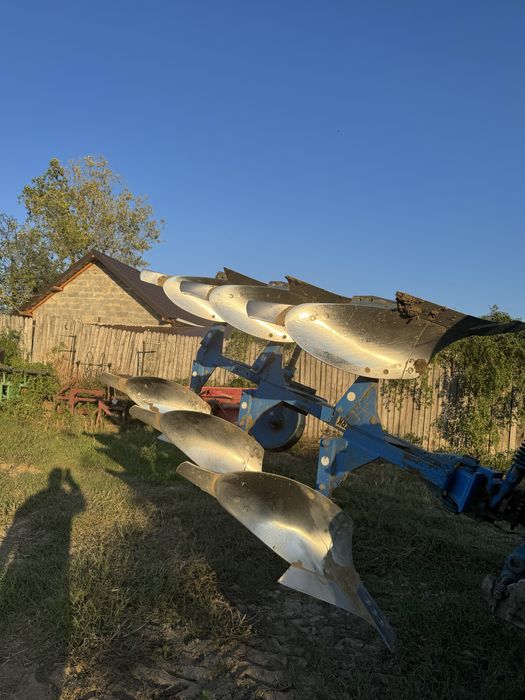 Vând Plug reversibil hidraulic RABEWERk 2+1