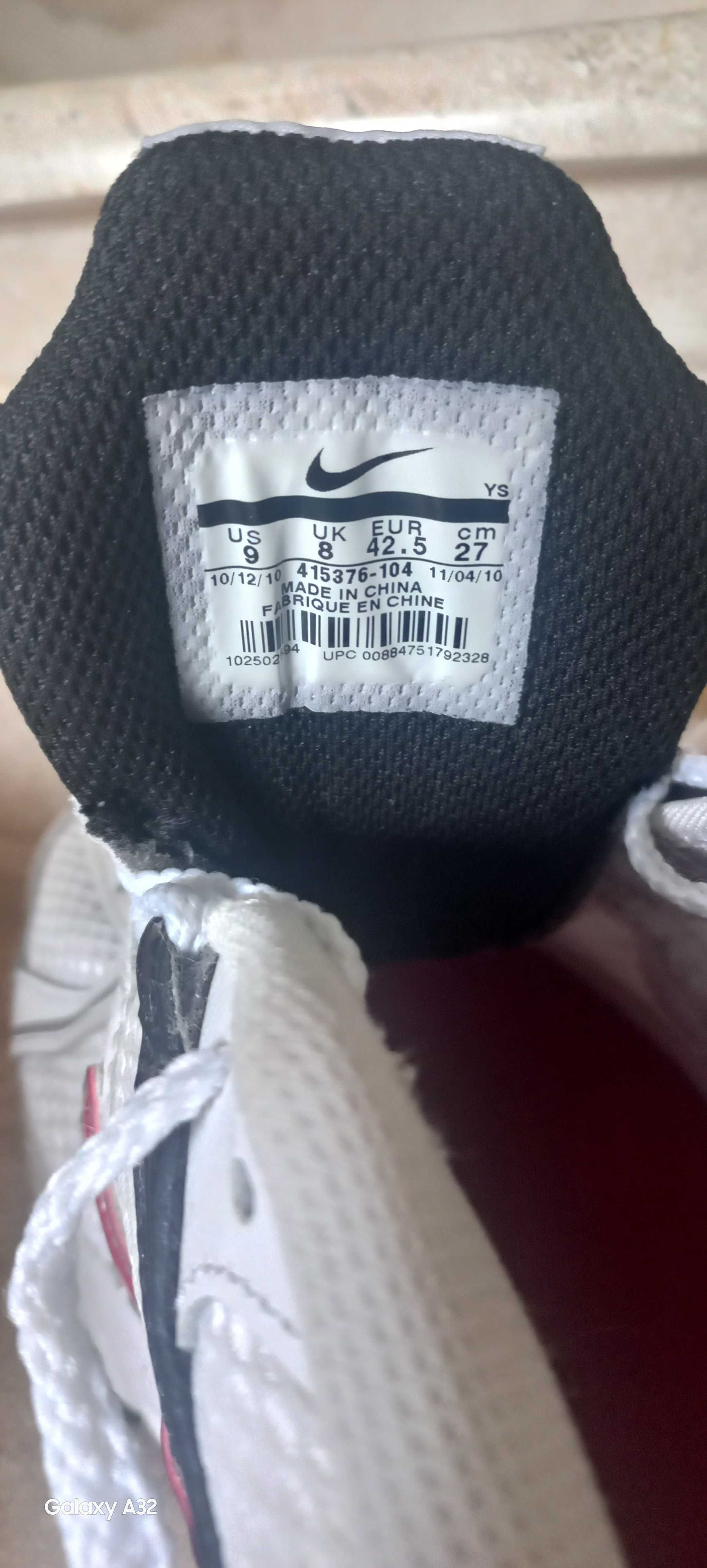 Adidasi  Nike nr 42,5