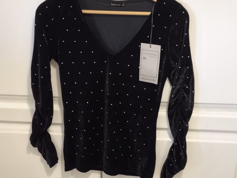 Bluza eleganta, neagra din catifea, mărimea xs, noua cu eticheta,