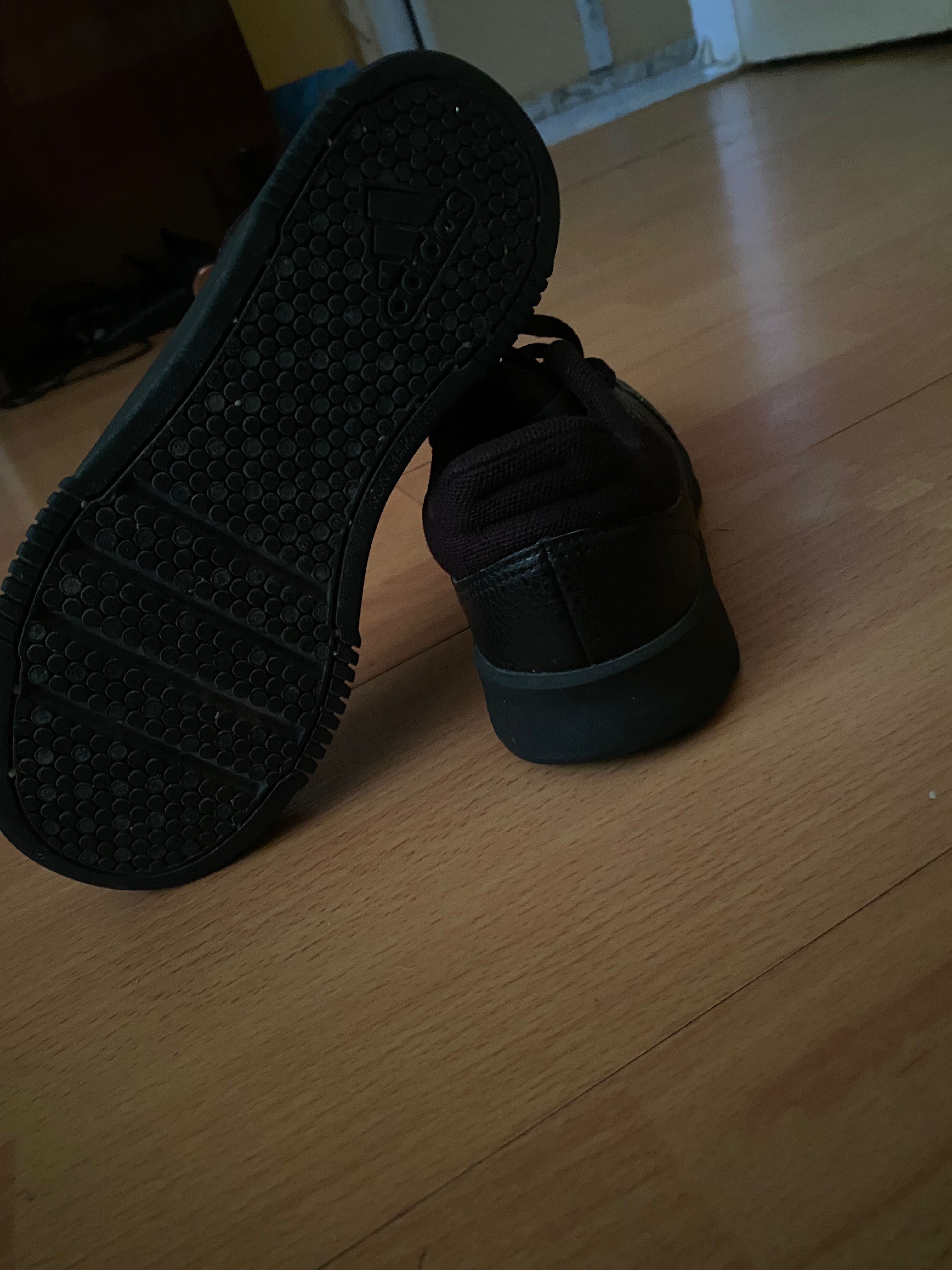 Обувки adidas 36 номер продавам ги заедно