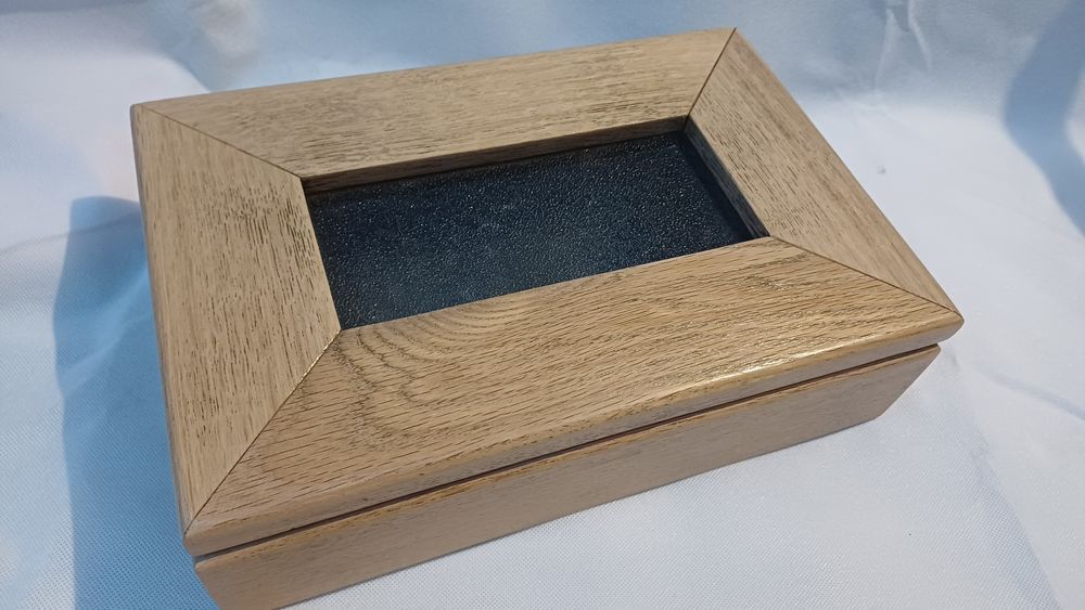 Cutie bijuterii din lemn masiv