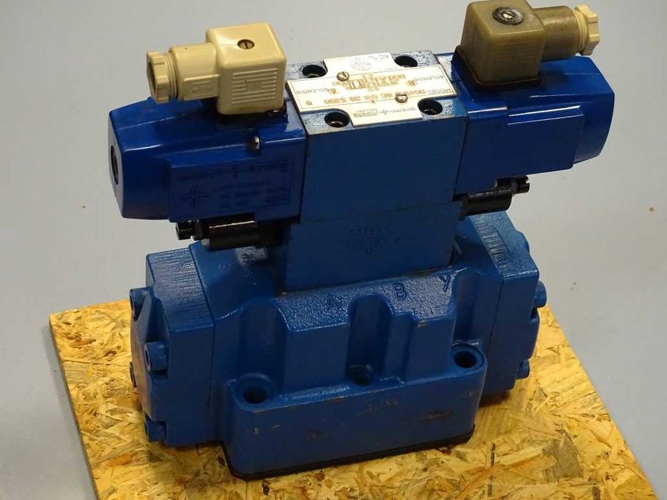 хидравличен разпределител Vickers DG5V 7 6C 2 UB 10 S300 C