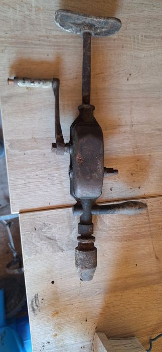 Bormasina veche atica
