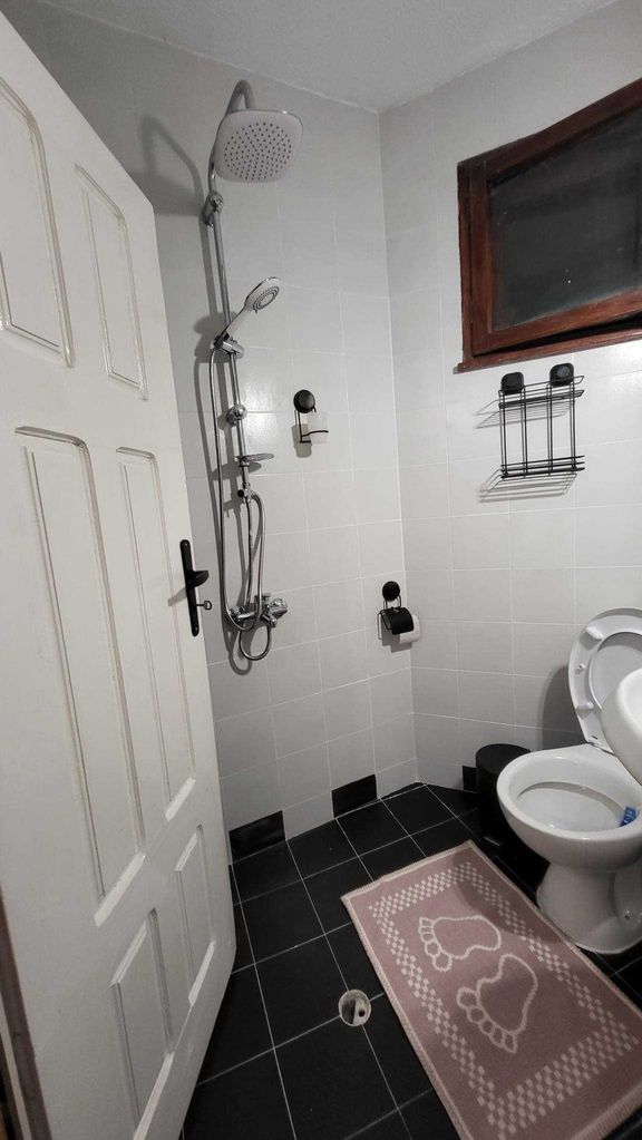 Дава се под наем Двустаен апартамент в Пловдив, Кършияка - 80 кв.м за 270 € - Снимка #6