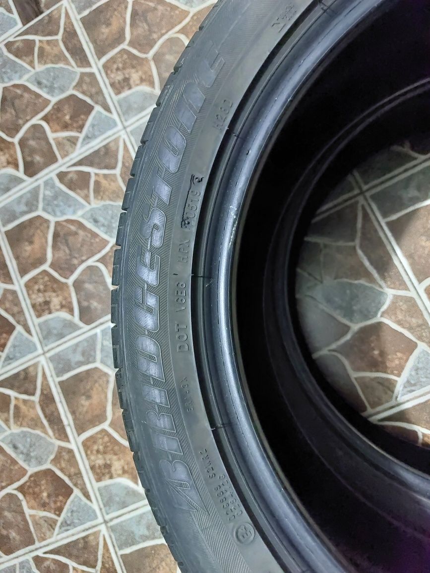 2 anvelope 235/45 R19 Bridgestone