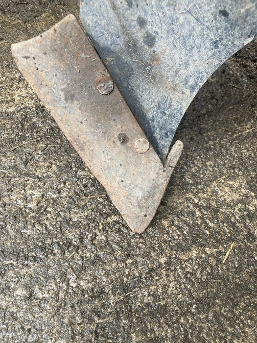 Plug reversibil motocultor