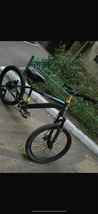 Продам велосипеды:подростковый и взрослый