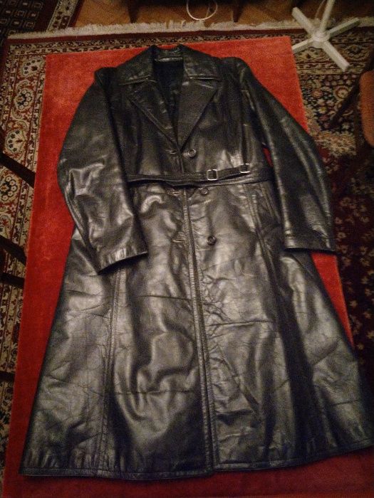 Paltoane de piele dama și bărbați